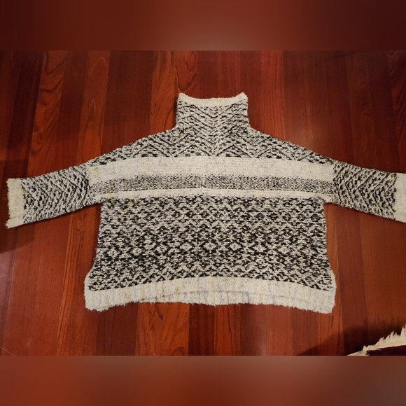 ANCIENT MOTH KNITTED CREW NECK SWEATER